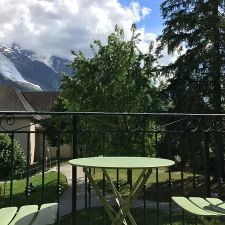 Flat Near The Slopes Mont Blanc 아파트 *
